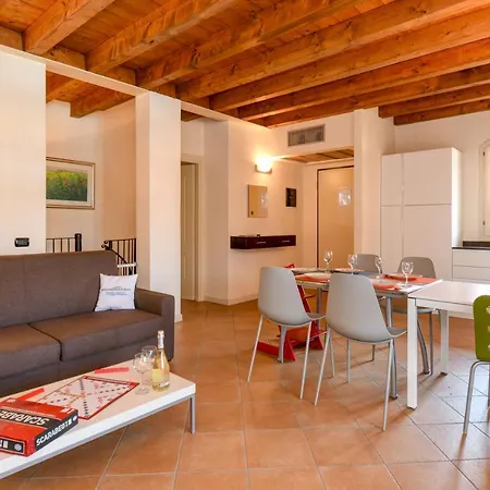 Borgo Del Torchio E6 Nyaraló Manerba del Garda